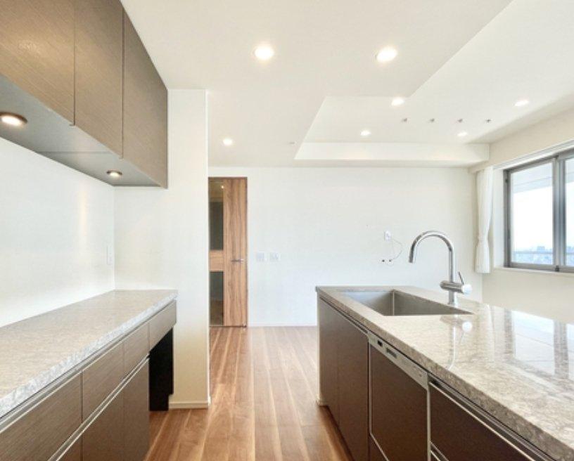 The Park House Nishishinjuku Tower 60 - PDJ Indonesia